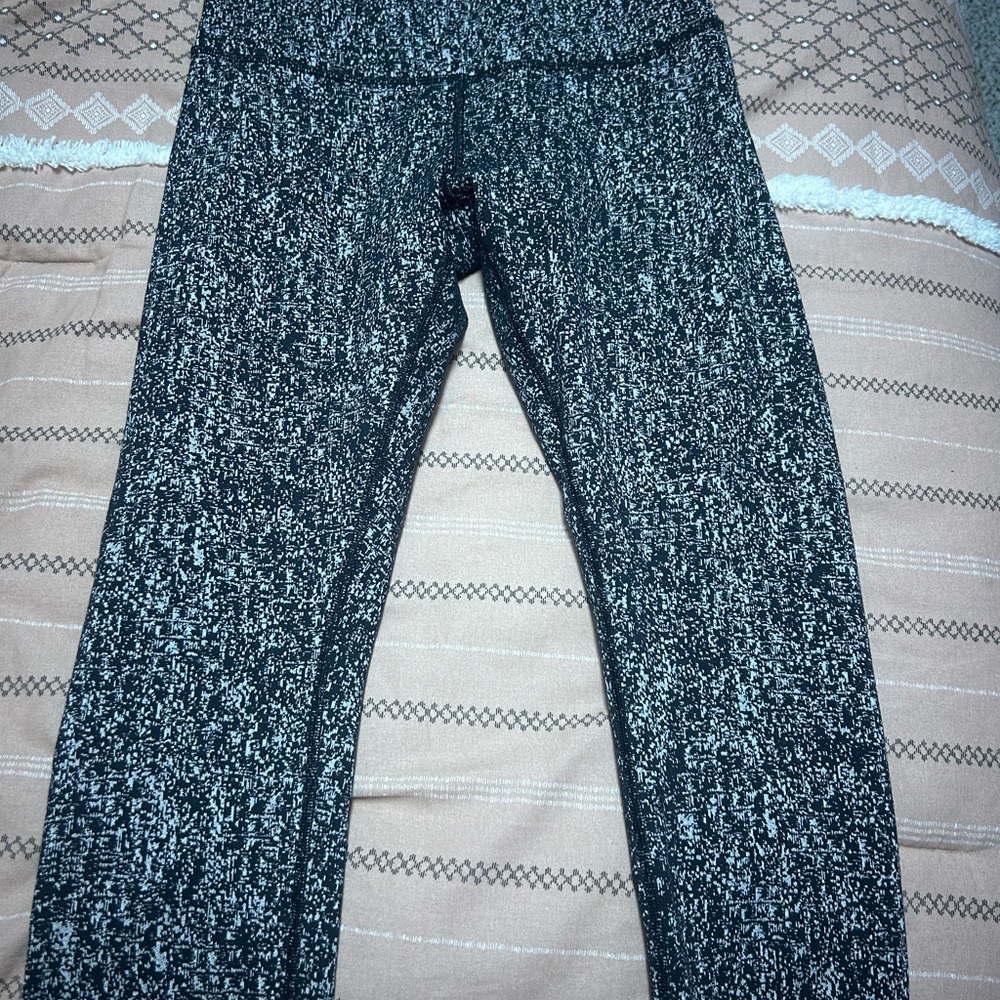 Lululemon Athletica Patterned Capri  Leggings